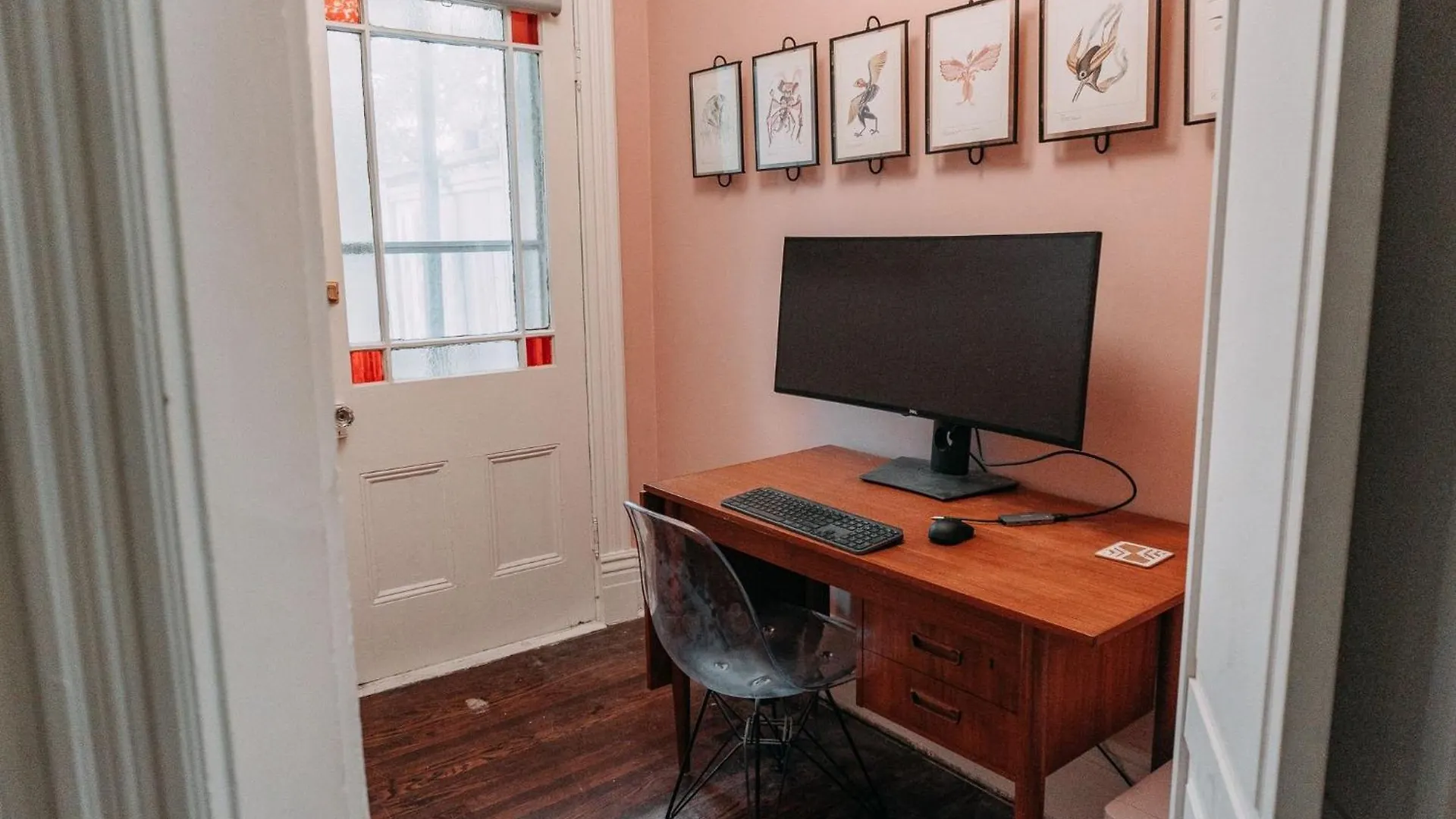 Dom wakacyjny Willa Charming Family House 3 Bdr With Balcony Toronto