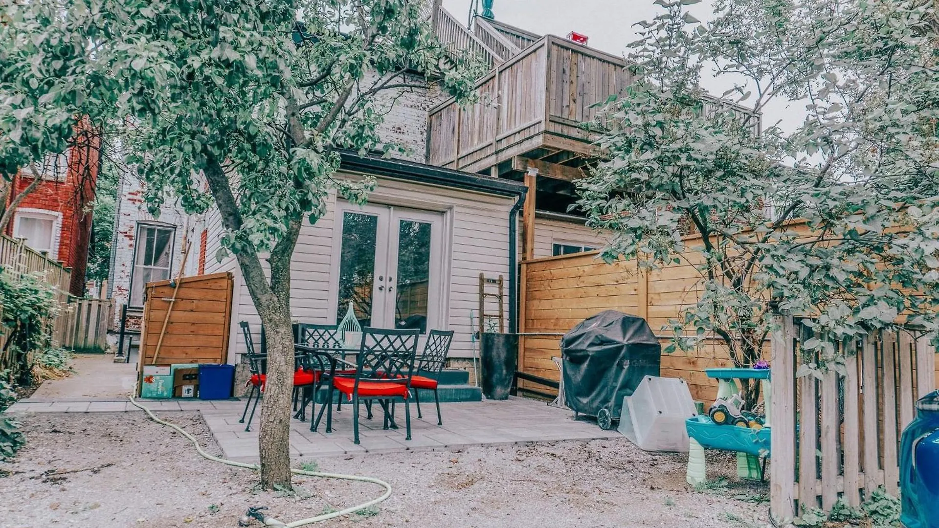 Dom wakacyjny Willa Charming Family House 3 Bdr With Balcony Toronto