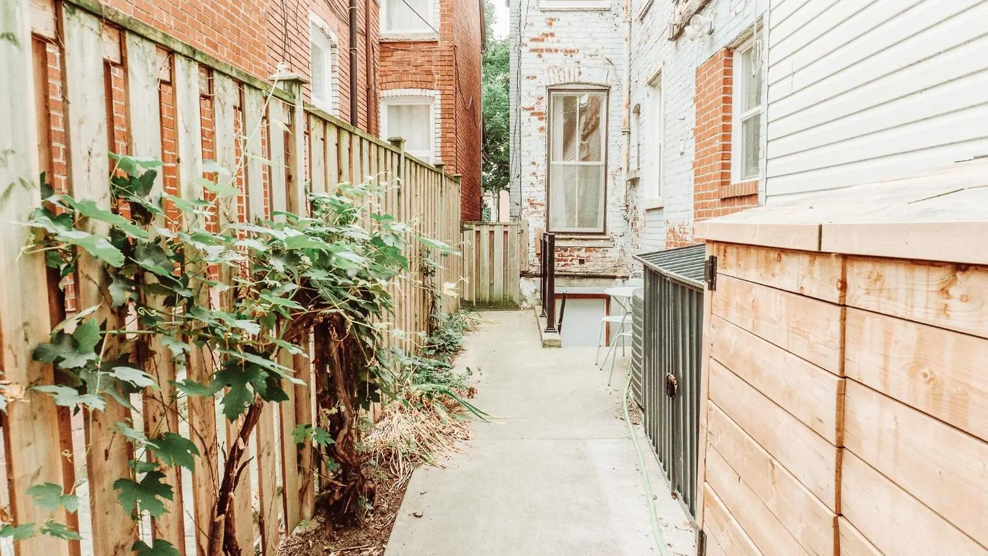 Willa Charming Family House 3 Bdr With Balcony Toronto 0*,  Kanada